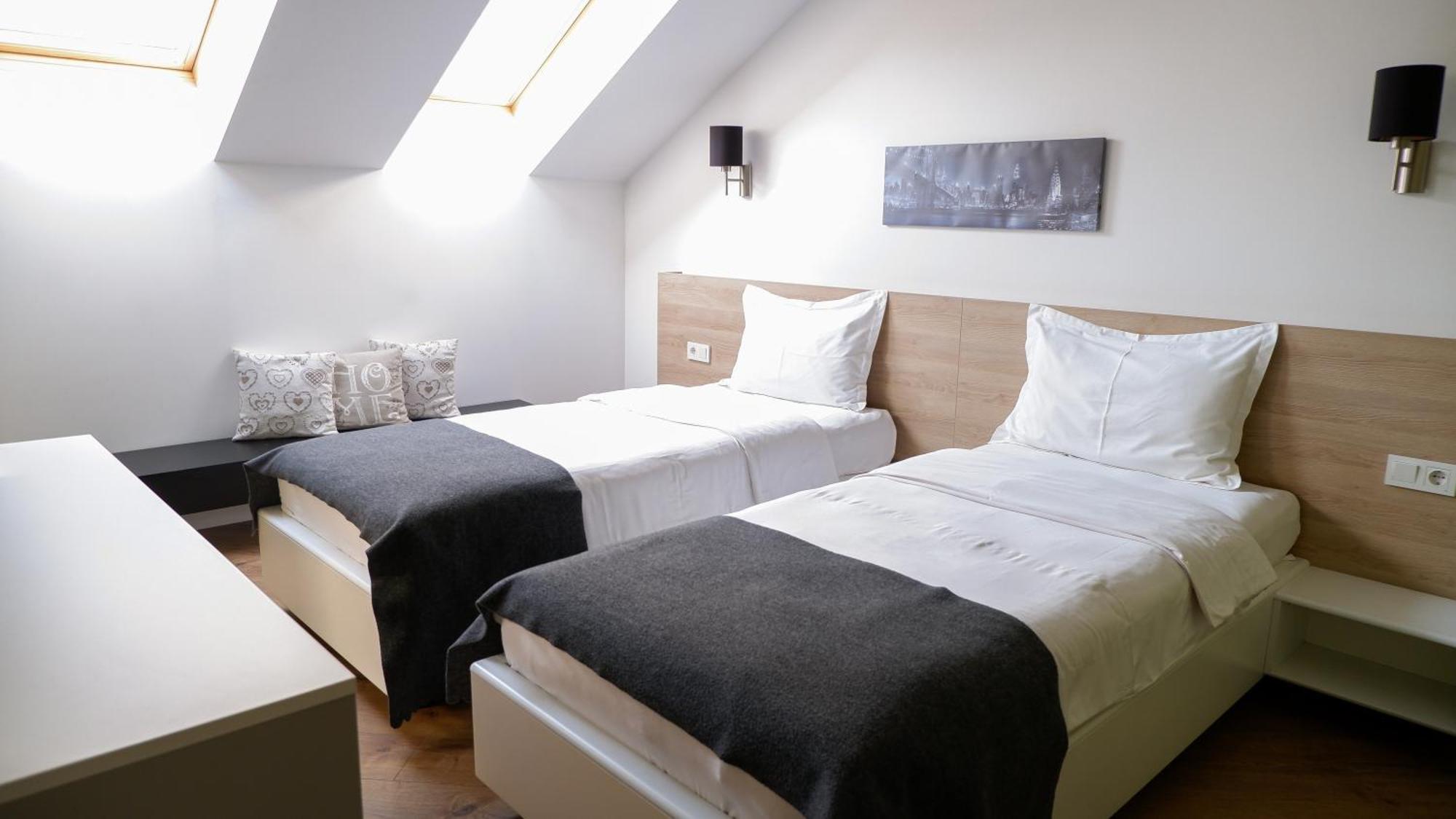 Hotel Casa M à Oradea Extérieur photo